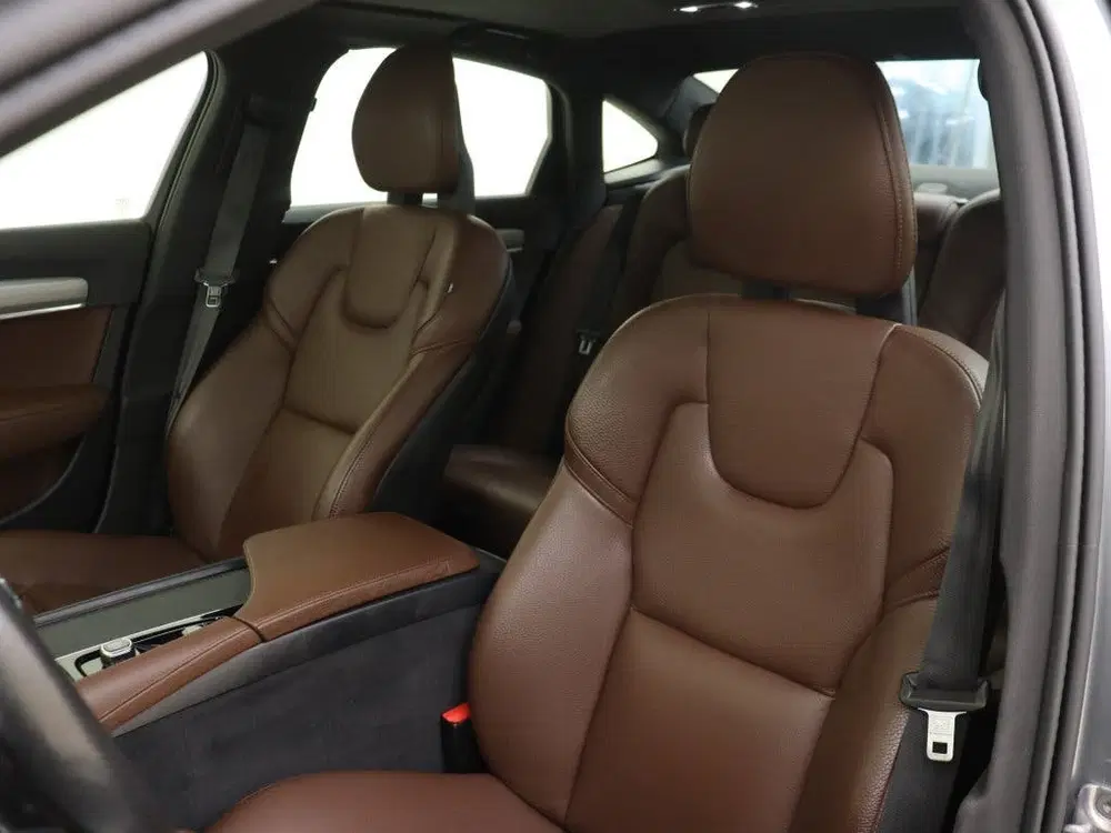 Volvo S90 T4 Momentum+ uit 2019, foto 15