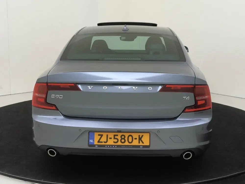 Volvo S90 T4 Momentum+ uit 2019, foto 5