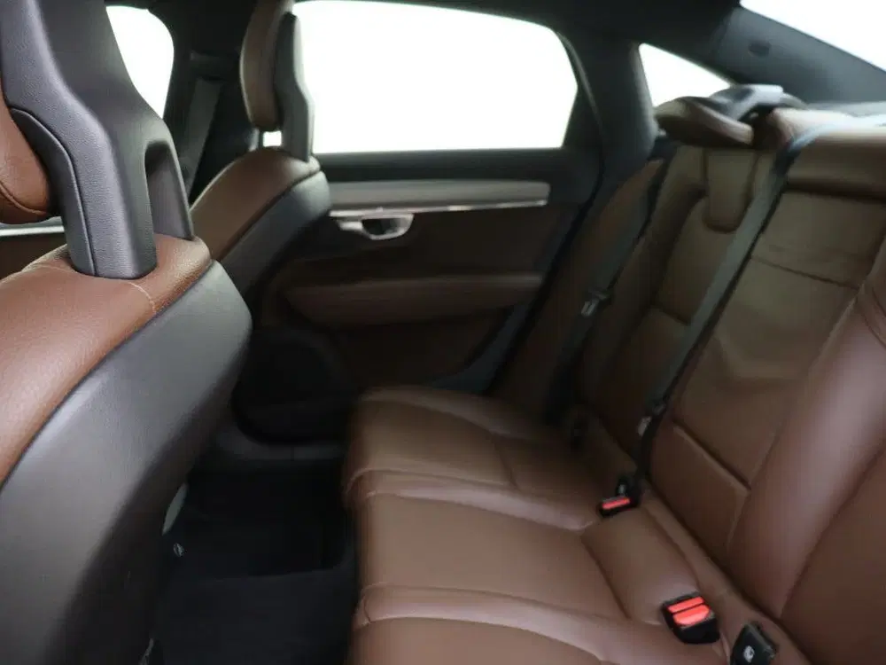 Volvo S90 T4 Momentum+ uit 2019, foto 8