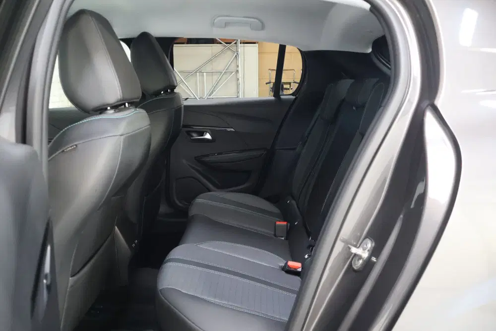 Peugeot 208 1.2 PT Allure uit 2020, foto 15