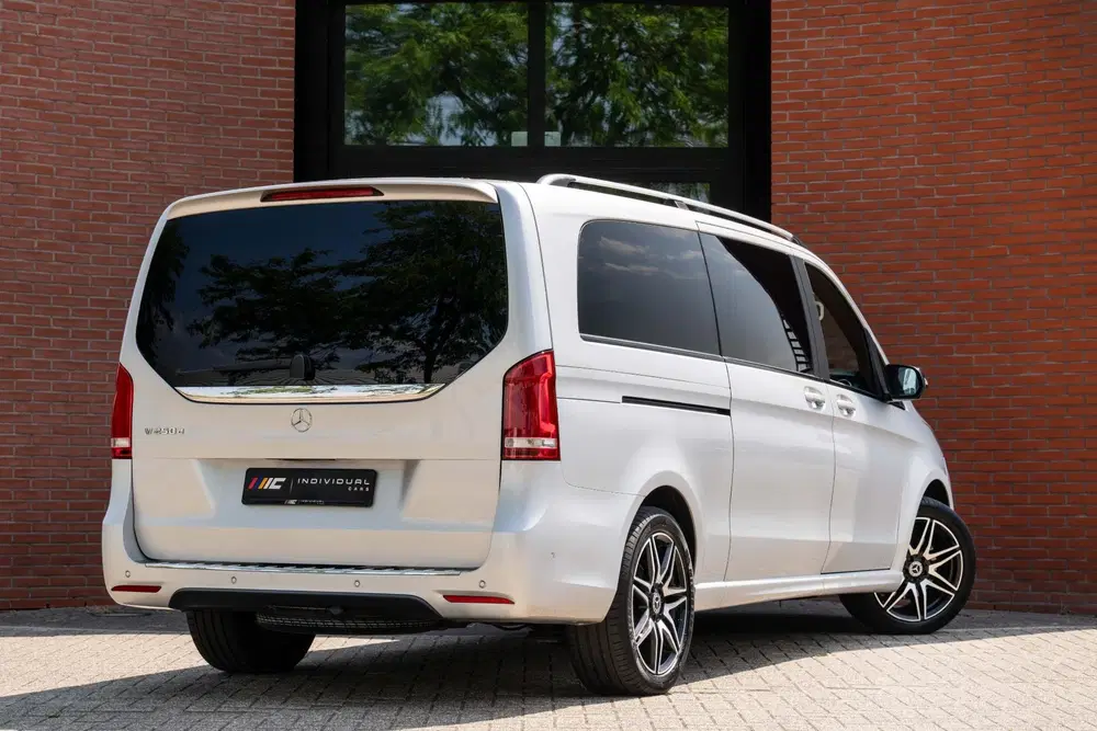 Mercedes-Benz V-Klasse 250d Extra Lang DC AMG Avantgarde Edi uit 2019, foto 4