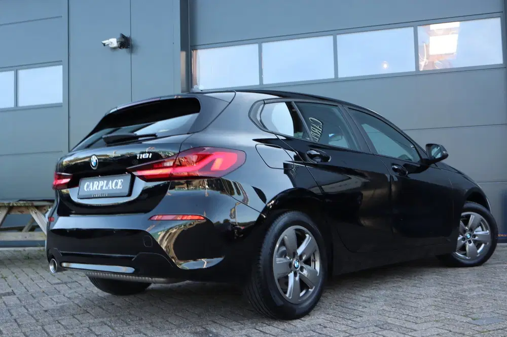 BMW 1-serie 118i Executive Edition-Automaat-NAP uit 2020, foto 2