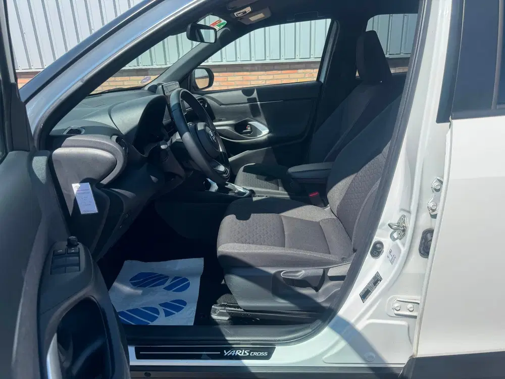 Toyota Yaris Cross 1.5 Hybrid Business Plus Trekhaak uit 2022, foto 13