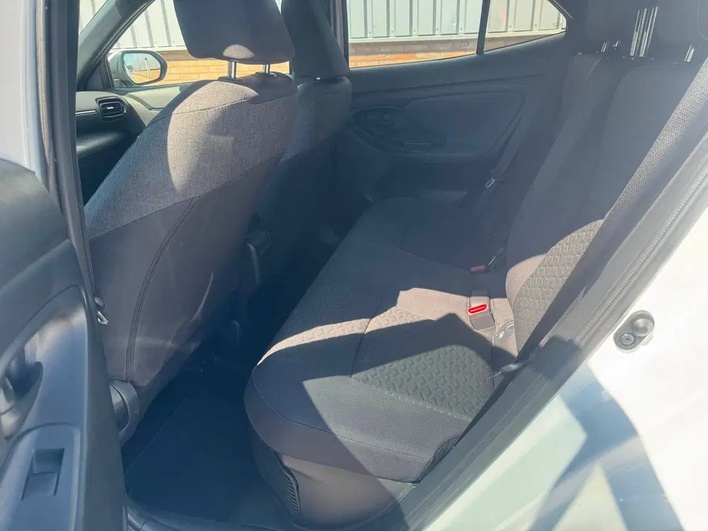 Toyota Yaris Cross 1.5 Hybrid Business Plus Trekhaak uit 2022, foto 14