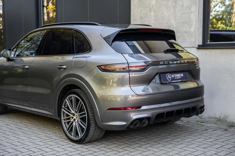 Porsche Cayenne Turbo S E-Hybrid Ceramic Burmester Pano 22 uit 2019, foto 11