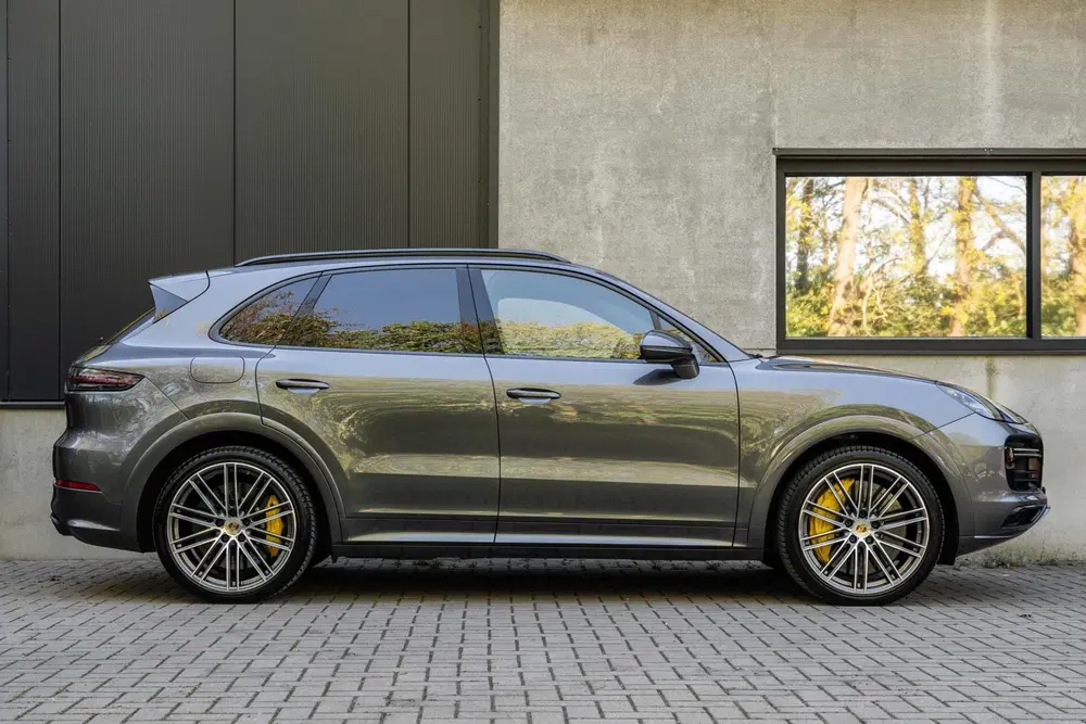 Porsche Cayenne Turbo S E-Hybrid Ceramic Burmester Pano 22 uit 2019, foto 7