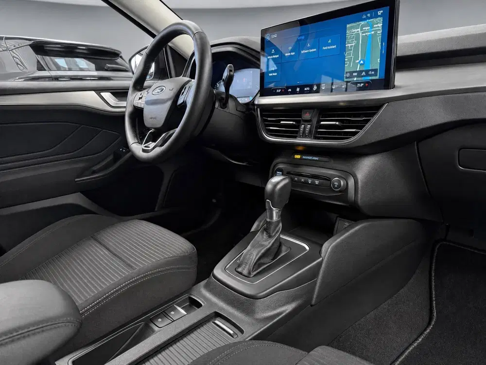Ford Focus 1.0 EcoBoost Hybrid Titanium uit 2024, foto 15