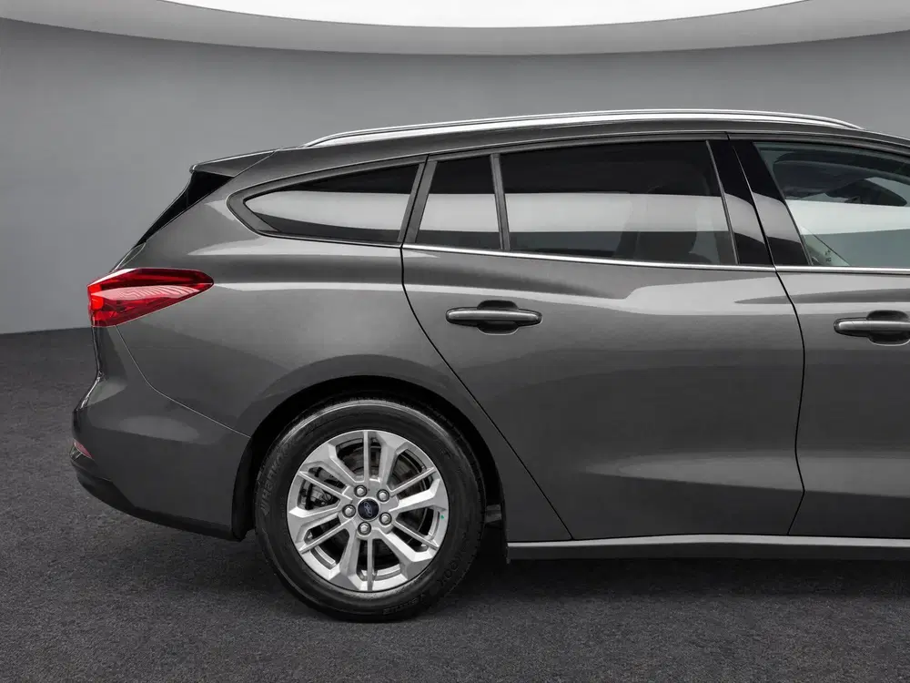 Ford Focus 1.0 EcoBoost Hybrid Titanium uit 2024, foto 8