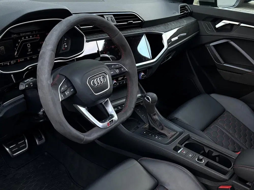 Audi RS Q3 TFSI uit 2021, foto 12