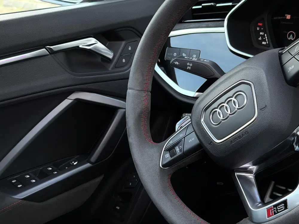 Audi RS Q3 TFSI uit 2021, foto 13