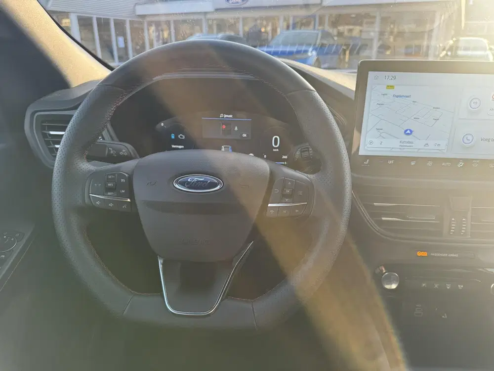 Ford Kuga 2.5 FHEV ST-Line uit 2025, foto 12