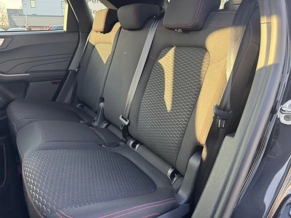 Ford Kuga 2.5 FHEV ST-Line uit 2025, foto 9
