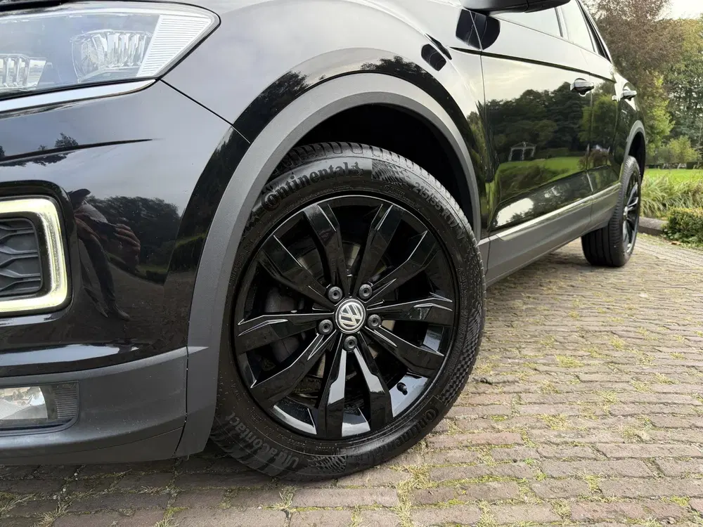 Volkswagen T-Roc 1.5 TSI Sport Business R uit 2019, foto 2