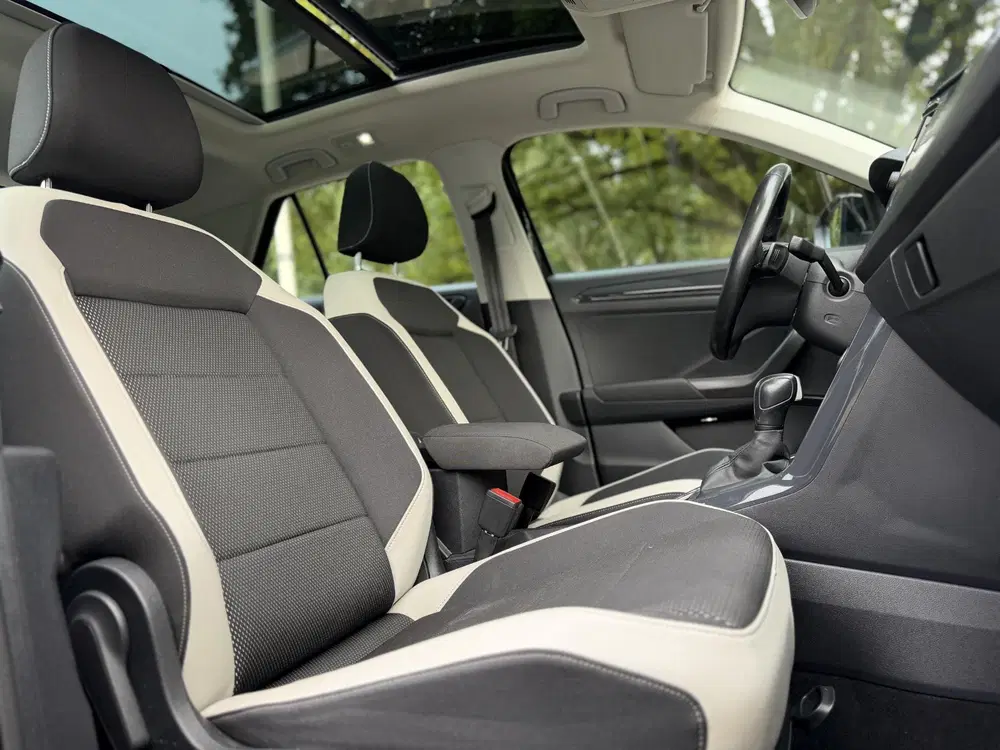 Volkswagen T-Roc 1.5 TSI Sport Business R uit 2019, foto 6