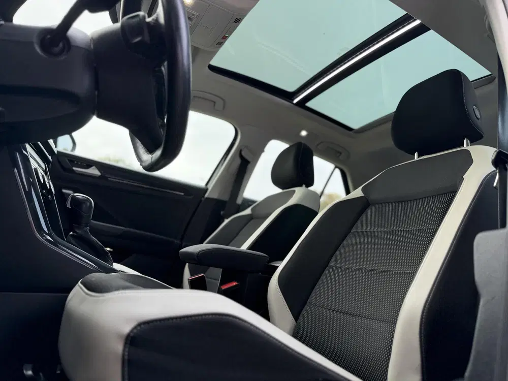 Volkswagen T-Roc 1.5 TSI Sport Business R uit 2019, foto 7