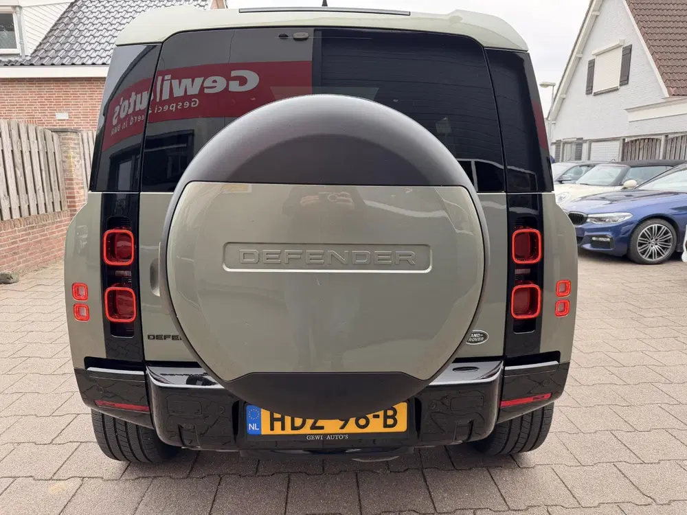 Land Rover Defender 2.0 P400e 110 S uit 2021, foto 12