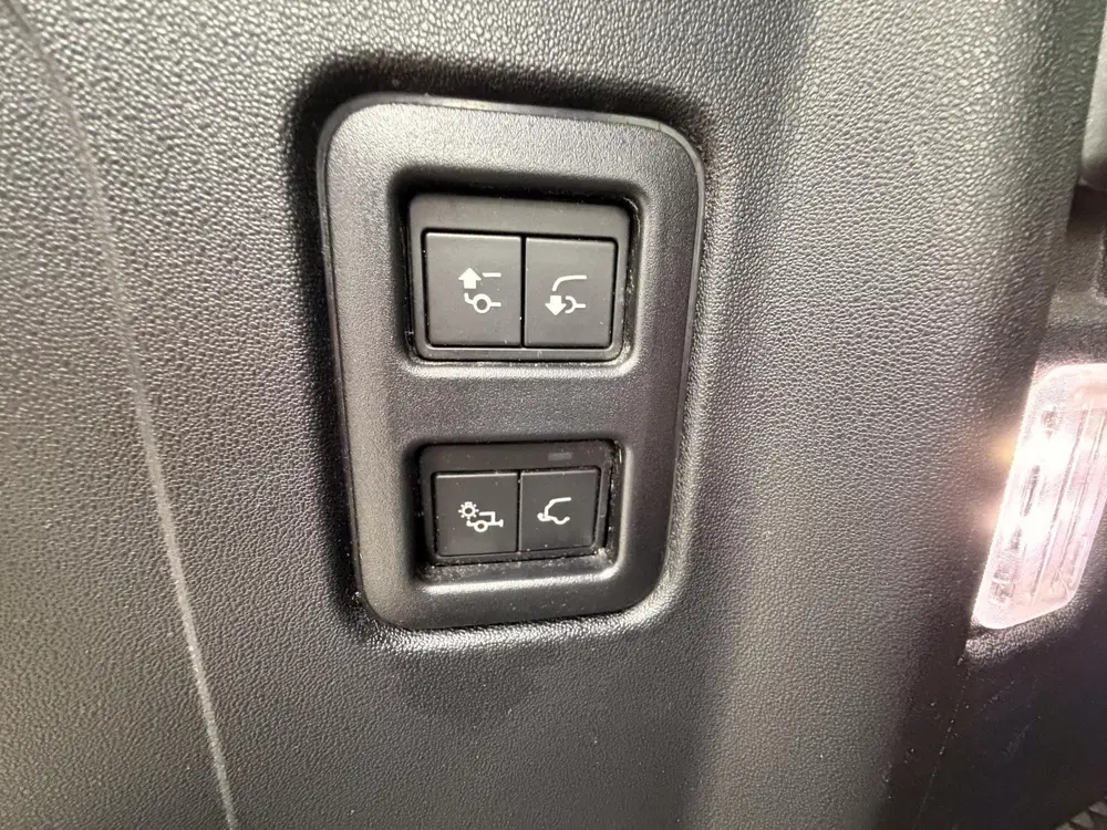Land Rover Defender 2.0 P400e 110 S uit 2021, foto 4
