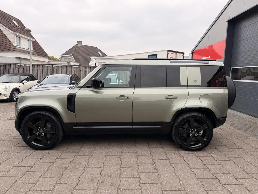 Land Rover Defender 2.0 P400e 110 S uit 2021, foto 5