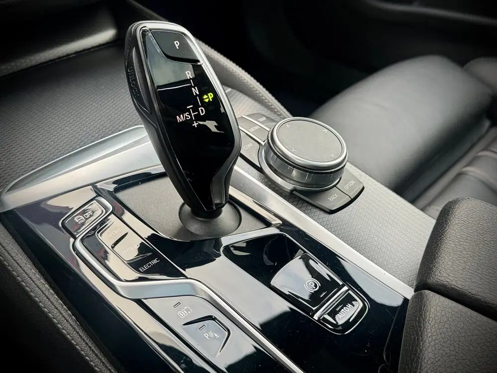 BMW 5-serie 545e xDrive High Executive Edition uit 2021, foto 15