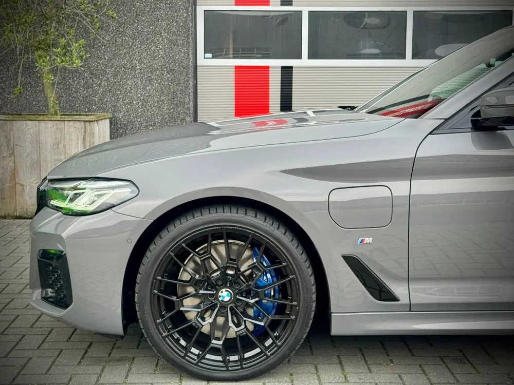 BMW 5-serie 545e xDrive High Executive Edition uit 2021, foto 5