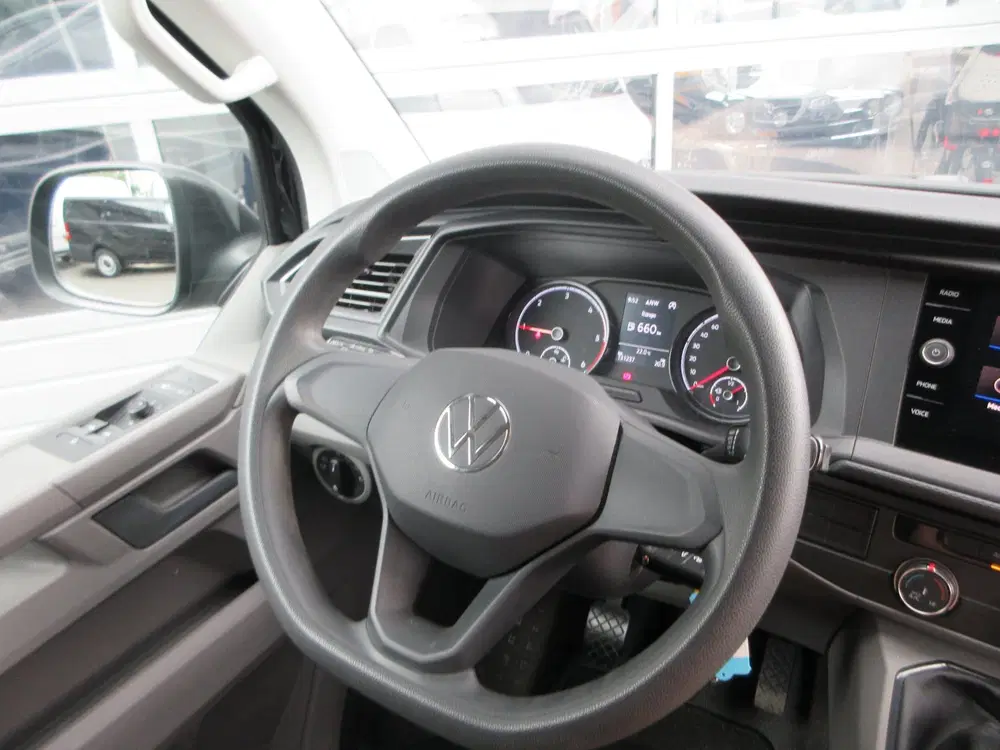 Volkswagen Transporter 2.0 TDI L2 uit 2022, foto 13
