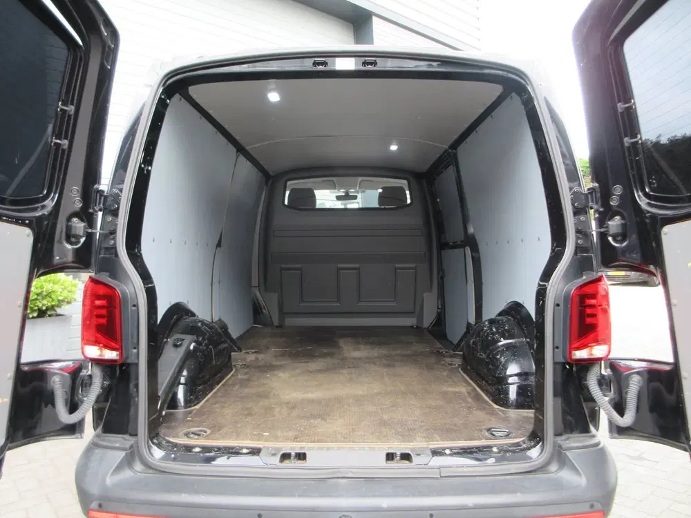 Volkswagen Transporter 2.0 TDI L2 uit 2022, foto 6