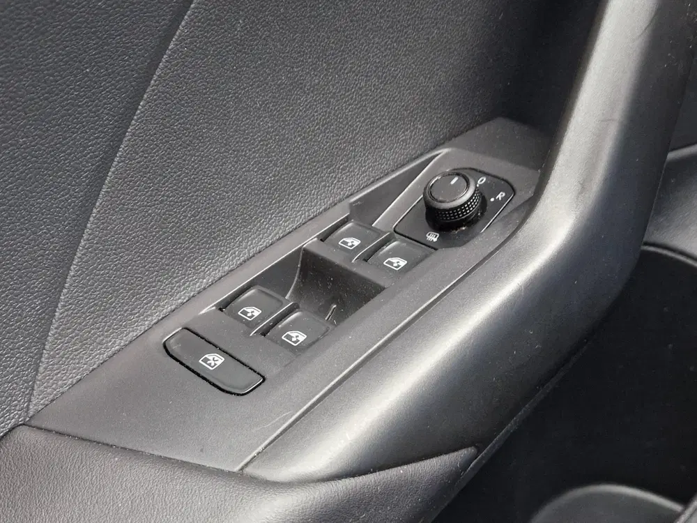 Volkswagen T-Cross 1.0 TSI DSG Life CRUISE CAMERA CARPLAY uit 2022, foto 13
