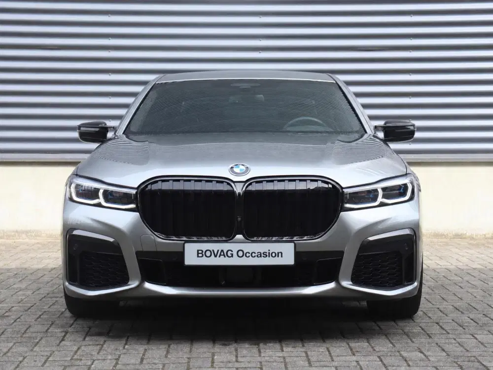 BMW 7-serie Sedan 745e uit 2019, foto 3