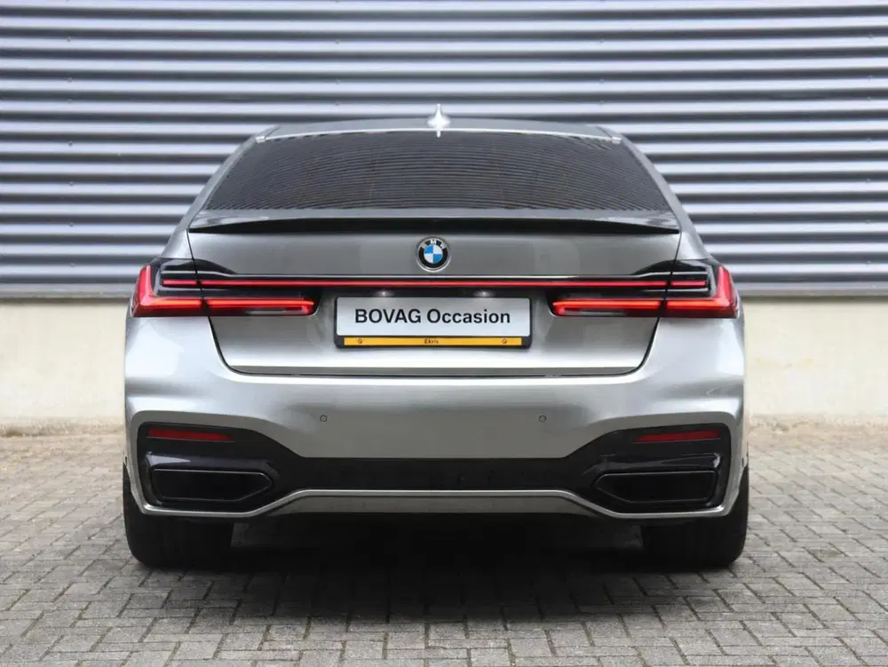 BMW 7-serie Sedan 745e uit 2019, foto 4