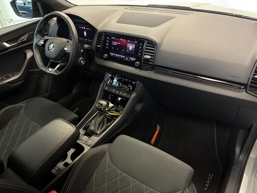 Skoda Karoq 1.5 TSI ACT Sportline uit 2021, foto 11