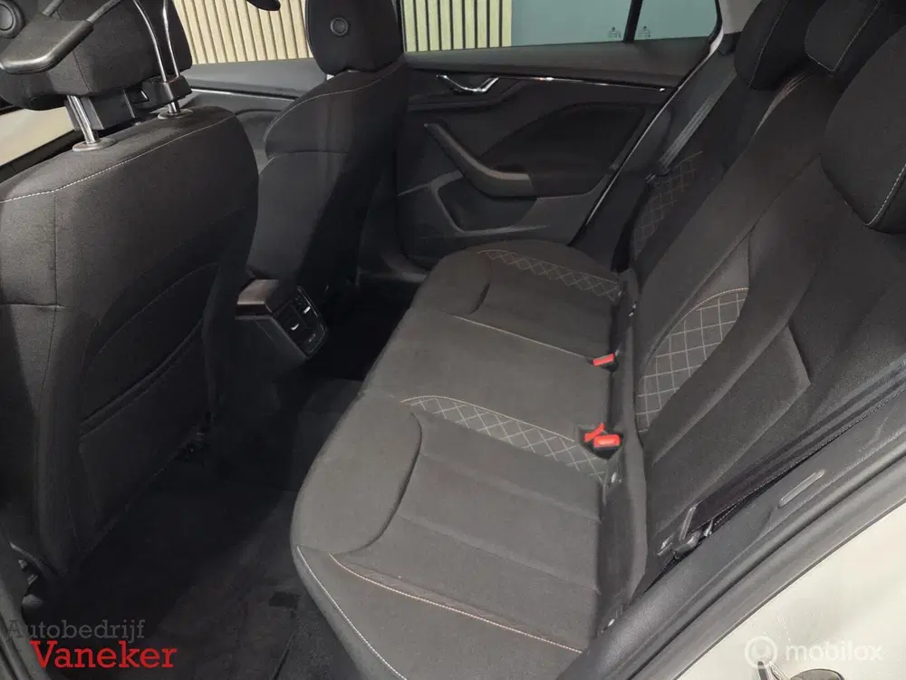 Skoda Kamiq 1.0 TSI Business Edition uit 2023, foto 9