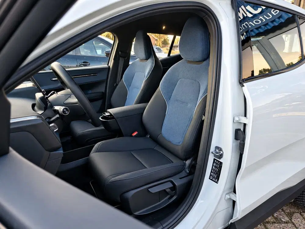 Volvo EX30 Single Motor Core 51 kWh Carplay Trekhaak uit 2024, foto 10