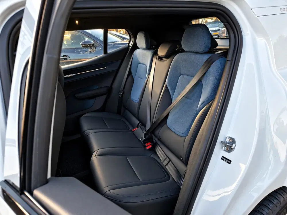 Volvo EX30 Single Motor Core 51 kWh Carplay Trekhaak uit 2024, foto 12