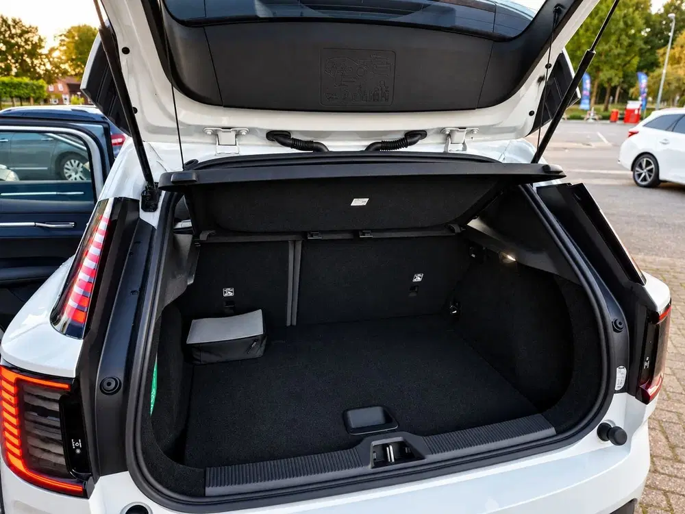 Volvo EX30 Single Motor Core 51 kWh Carplay Trekhaak uit 2024, foto 13