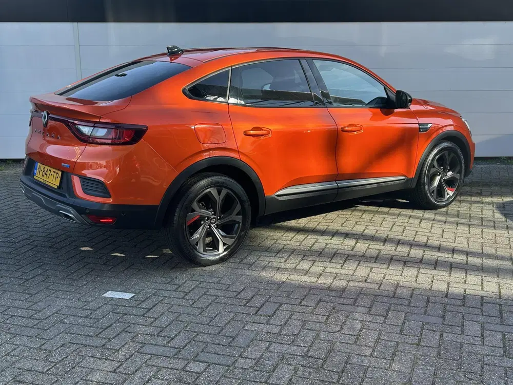 Renault Arkana 1.6 E-Tech Hybrid 145 R.S. Line uit 2021, foto 2