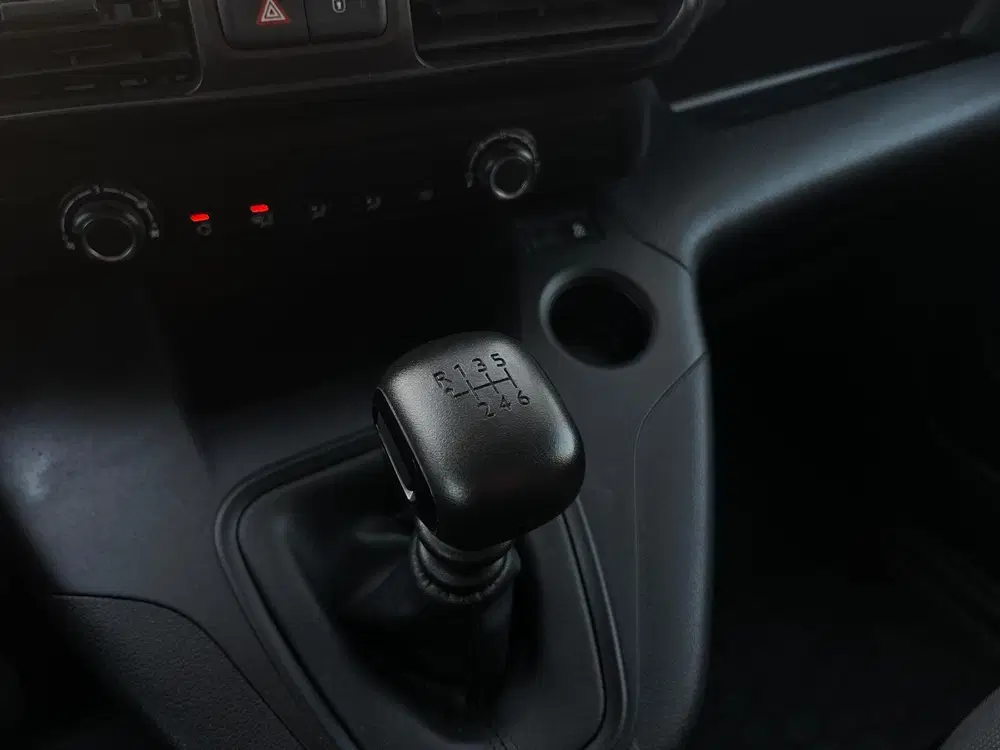 Peugeot Partner 1.2 PureTech Pro uit 2019, foto 15