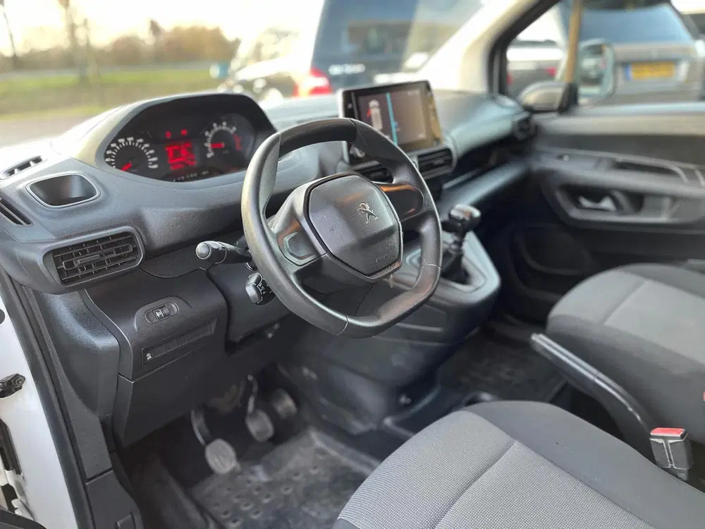 Peugeot Partner 1.2 PureTech Pro uit 2019, foto 9
