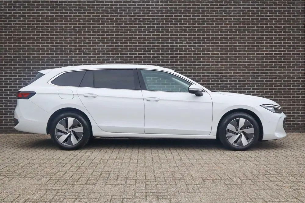 Volkswagen Passat 1.5 eHybrid 204pk Business uit 2026, foto 3