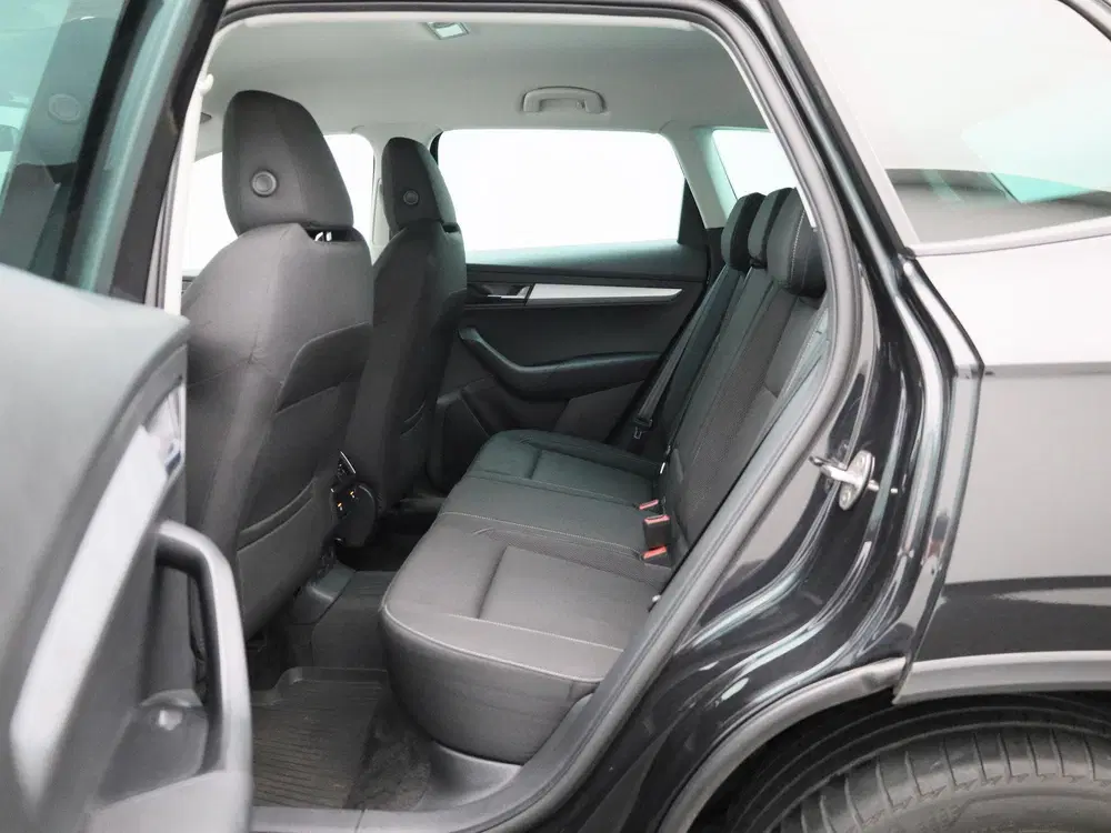 Skoda Karoq 1.0 TSI Business Edition uit 2022, foto 10