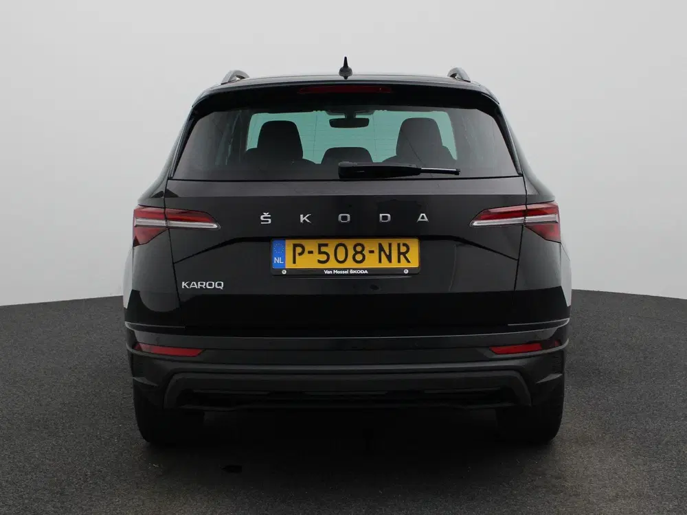 Skoda Karoq 1.0 TSI Business Edition uit 2022, foto 5