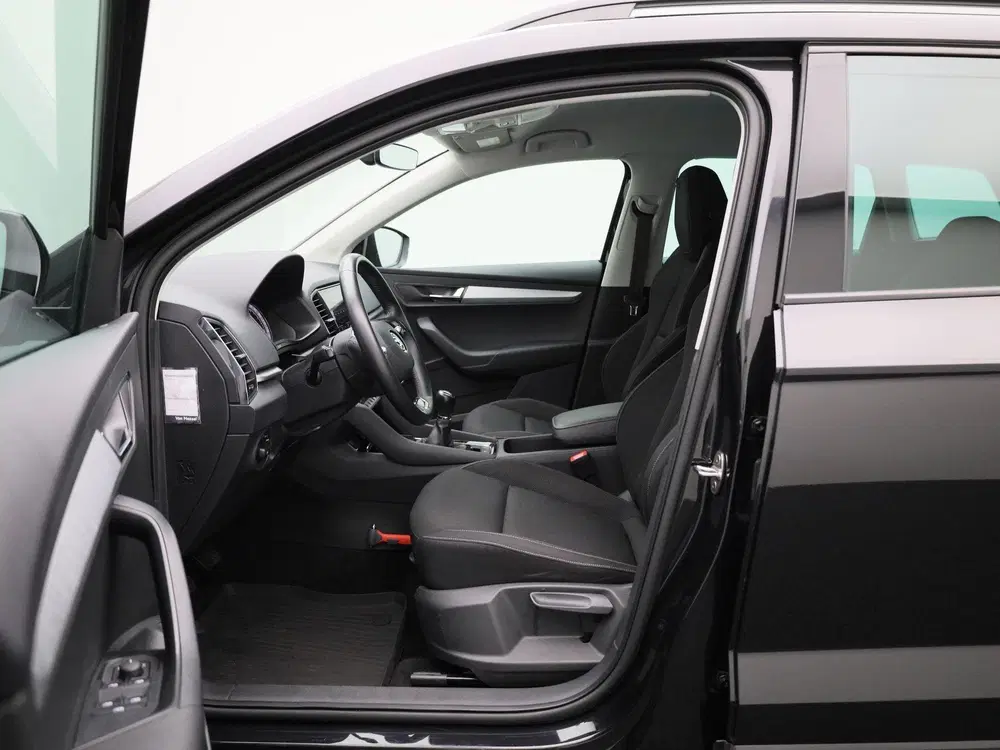 Skoda Karoq 1.0 TSI Business Edition uit 2022, foto 9