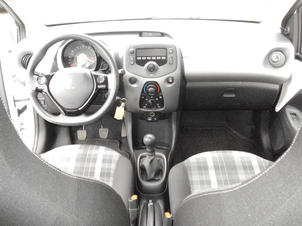 Peugeot 108 1.0 e-VTi Active TOP uit 2019, foto 12