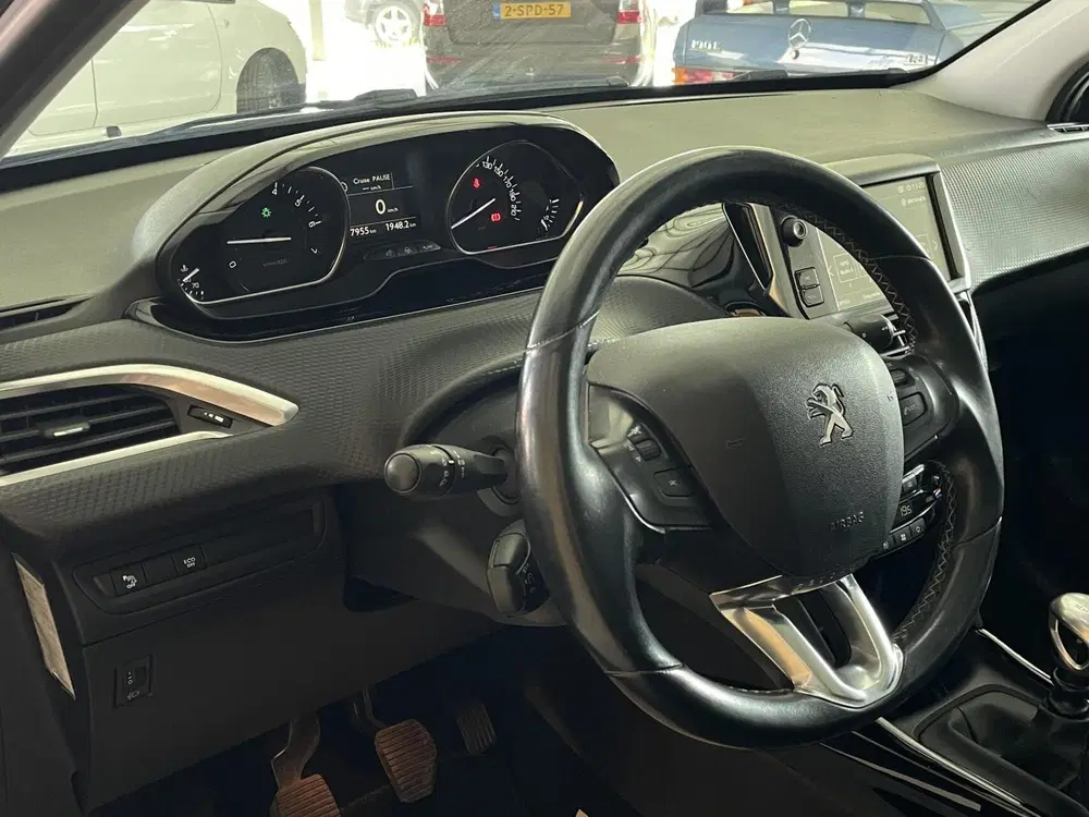 Peugeot 2008 1.2 PureTech Allure 2019 pano clima cruise uit 2019, foto 15