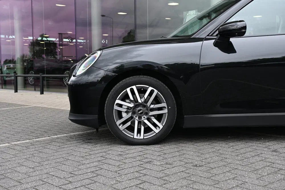 Mini Hatchback Cooper E uit 2024, foto 11