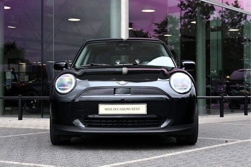 Mini Hatchback Cooper E uit 2024, foto 5