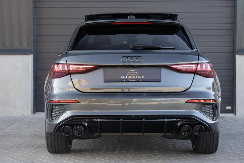 Audi A3 45 TFSIe S edition Competition HUD PANO CA uit 2022, foto 9