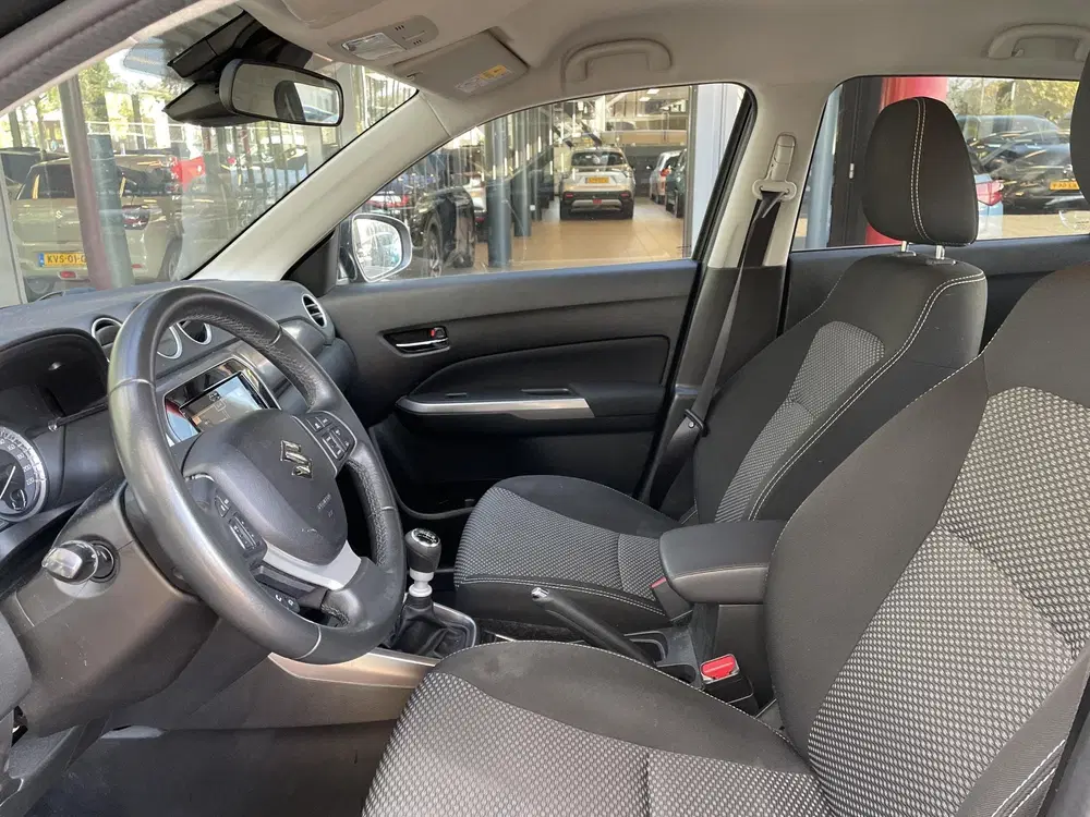Suzuki Vitara 1.4 Boosterjet Select Smart Hybrid uit 2020, foto 14