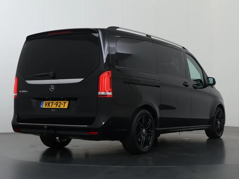 Mercedes-Benz V-Klasse 300d L2 LANG uit 2021, foto 2