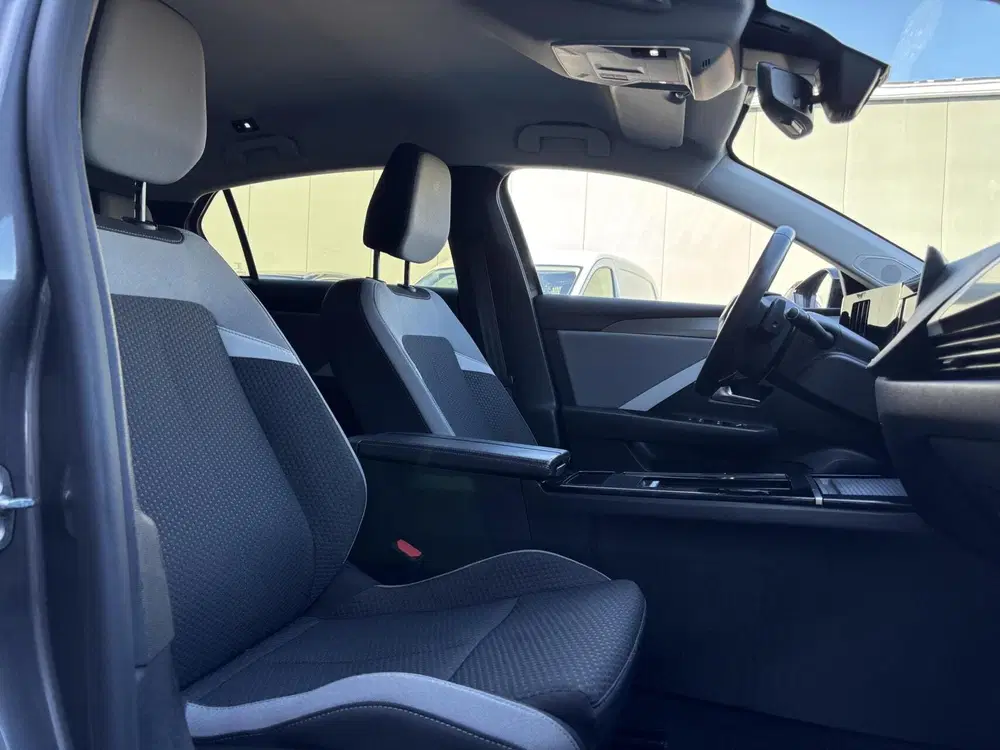 Opel Astra Hybrid Business Edition trekhaak camera st uit 2023, foto 10