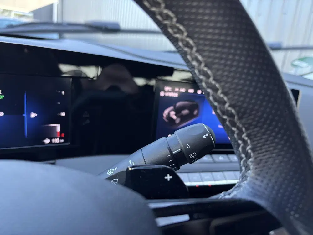 Opel Astra Hybrid Business Edition trekhaak camera st uit 2023, foto 14